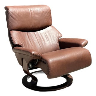 Vintage Ekornes “Stressless” Leather Lounge Chair For Sale