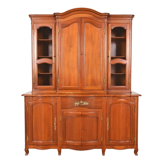 John Widdicomb French Provincial Louis XV Carved Cherry Wood Breakfront Bookcase Cabinet, Circa 1950s For Sale