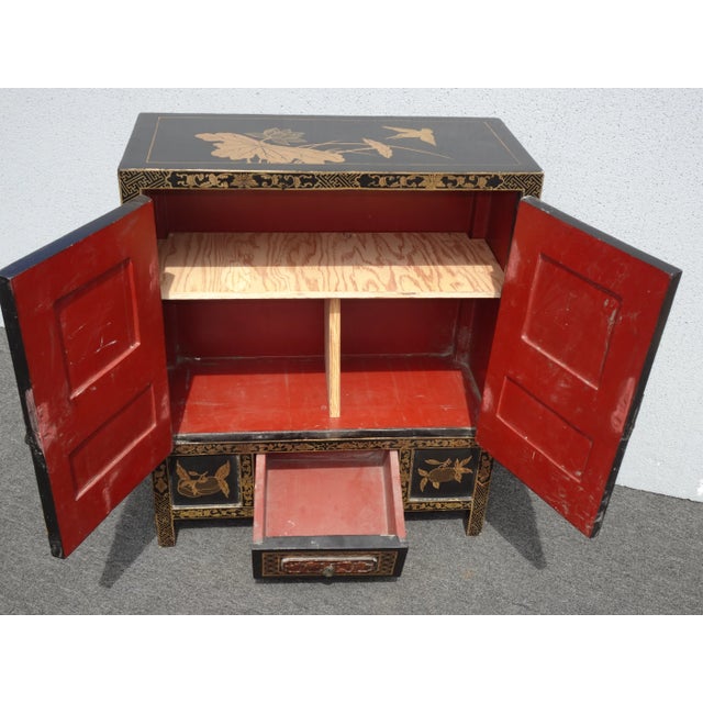 1950s Vintage Chinese Asian Black & Red Hand Painted Lacquer Cabinet Side Table For Sale - Image 5 of 12