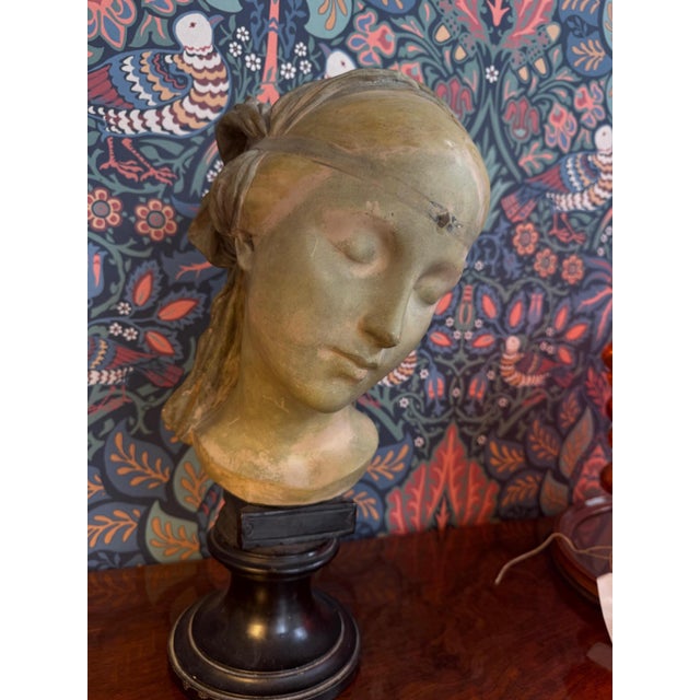 19th Century Madonna Bust with Inclined Head in Ceramic by Heinrich Waderé for Friedrich Goldscheider, 1890s For Sale - Image 5 of 9