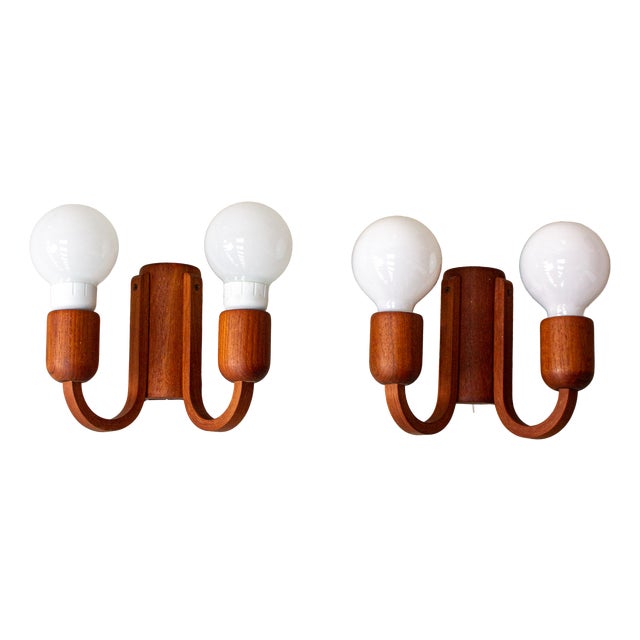 Mid-Century Danish Teak Wall Light from Domus, 1960s For Sale