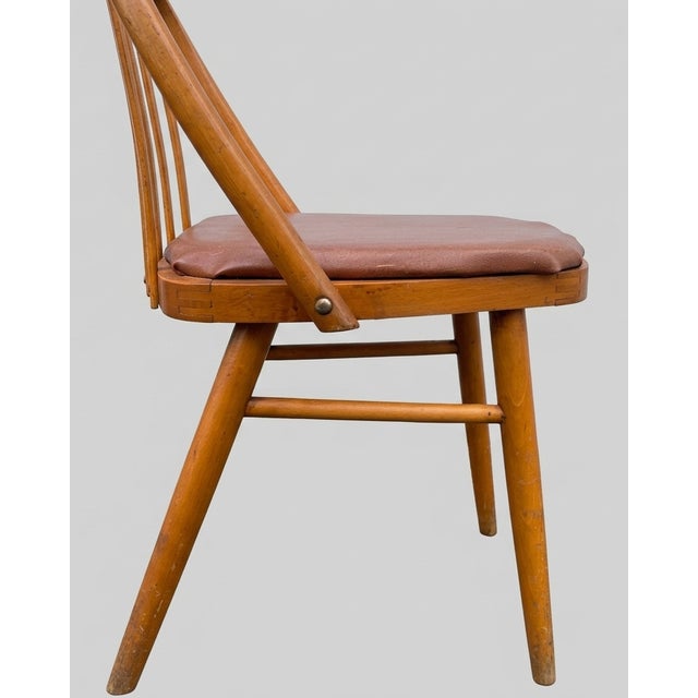 This chair from the 1960s was designed by Antonín Šuman and manufactured by Mier Topoľčany. It is a great example of...