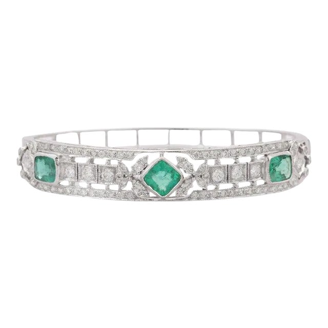 18k Solid White Gold Cushion Cut Emerald Cluster Diamond Bangle Bracelet For Sale