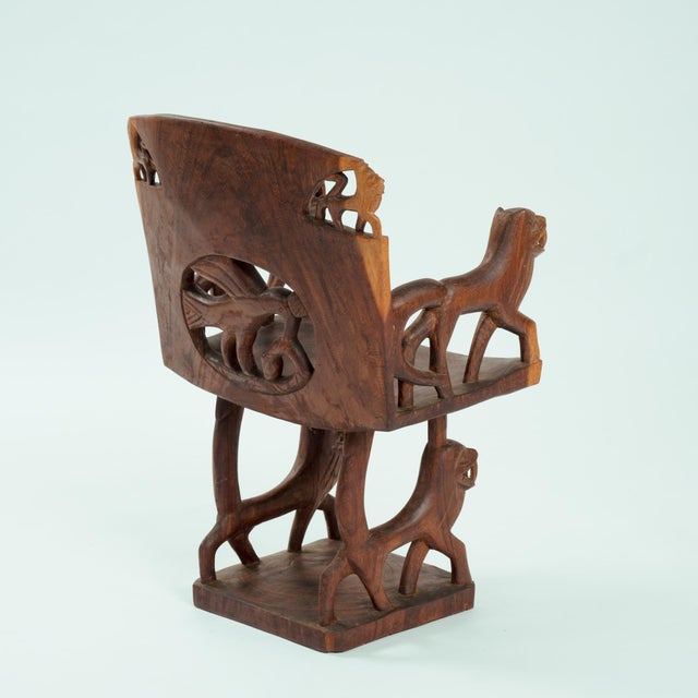 20th Century Fon Dignitary Monoxyl Carved Wood Armchairs and Table Set, Benin, 1954, Set of 3 For Sale - Image 9 of 18