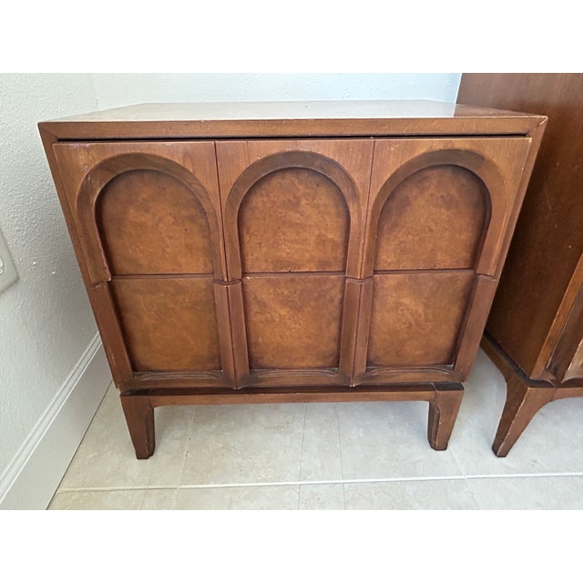 送料込み　vintage thomasville ナイトテーブル Thomasville Cherrywood 3 Drawer Nightstand - AptDeco