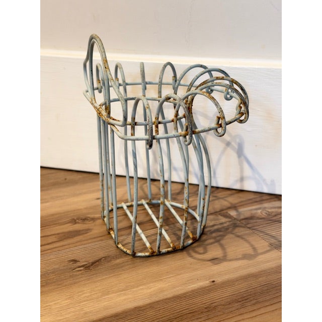 Late 20th Century Vintage Metal Wire Wall-Mounted Planter Basket or Jardiniere For Sale - Image 5 of 7