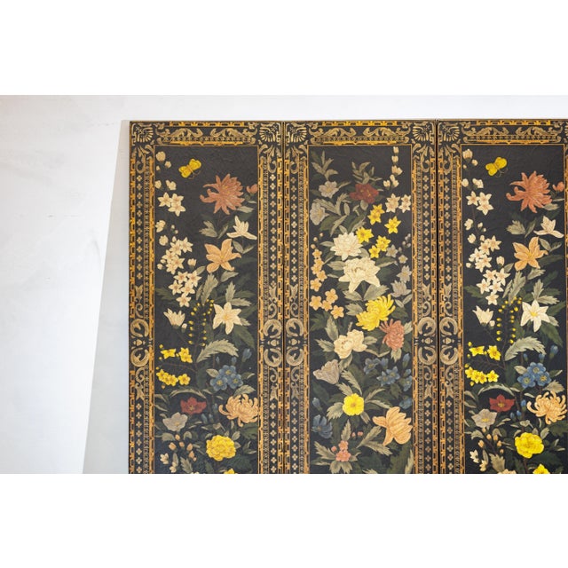 Four-Panel Chinese Black Lacquer Screen with Polychrome Floral Decoration For Sale In New York - Image 6 of 18