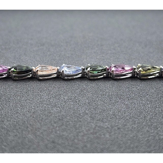 Platinum 22.16 Ct Natural Ceylon No Heat Sapphire Bracelet For Sale - Image 8 of 9