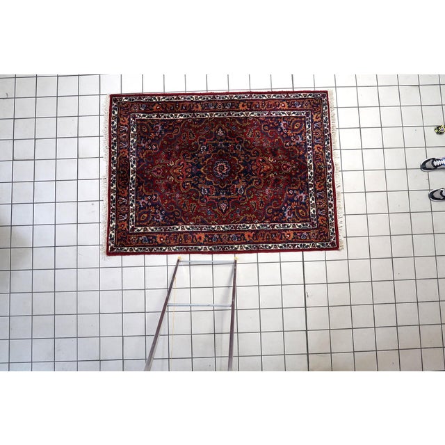 Handmade Vintage Persian Hamadan Rug – 4.8' x 6.6' – 1970s Wool Carpet Add a touch of elegance and history to your home...