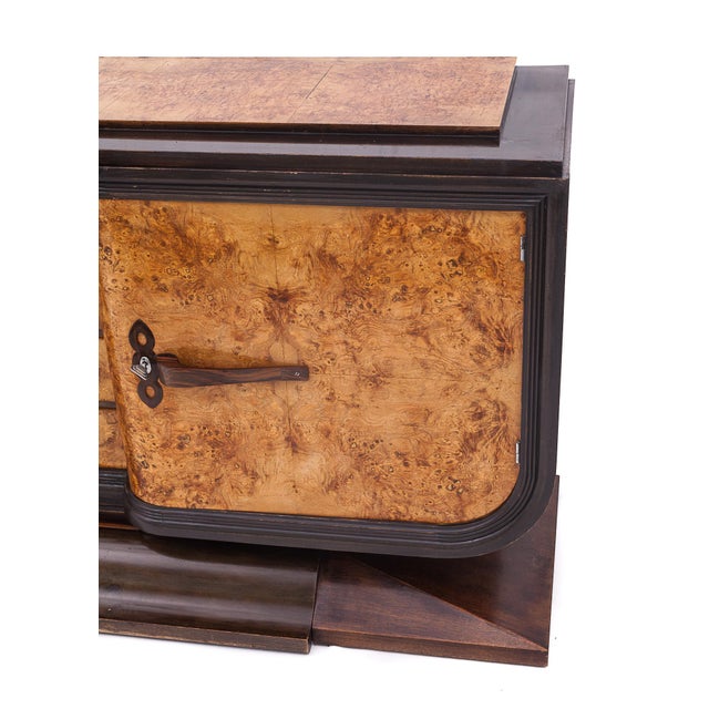 Art Deco Sideboard in Oak & Burl For Sale - Image 9 of 18