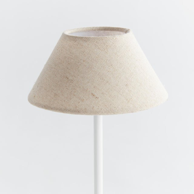 Kenneth Ludwig Chicago Alluna Cordless Led Lamp 10" - Ecru Linen Shade/White Base For Sale - Image 4 of 11