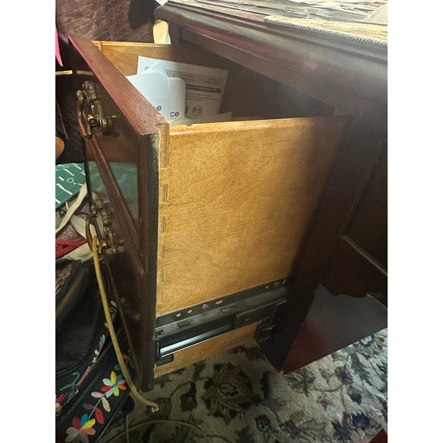 Hekman Grand Rapids Georgian Mahogany Executive Desk - Vintage Late 20th Century For Sale - Image 9 of 10