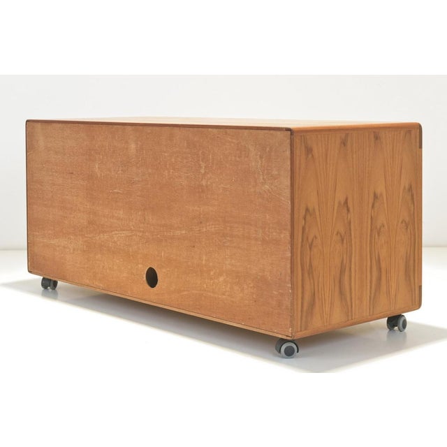 1970s Teak TV Phono Cabinet from Dyrlund, Denmark, 1975 For Sale - Image 5 of 18