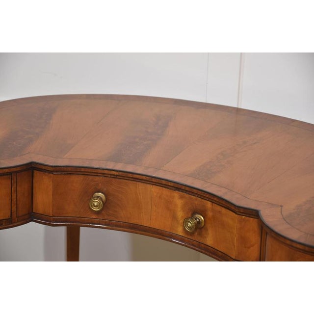 Kidney-Shaped Lady's Dressing Table in Mahogany, 1890s For Sale - Image 3 of 10
