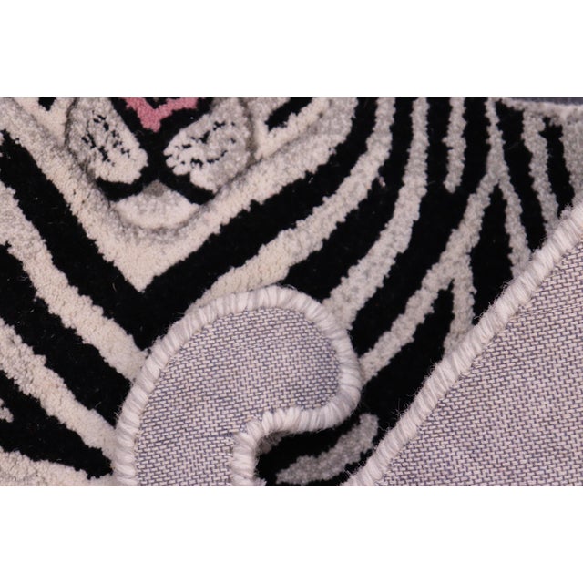 Textile Contemporary Decorate Wild Animal Design Handcuffed Area Rug- 1.8′ × 2.10′ For Sale - Image 7 of 7