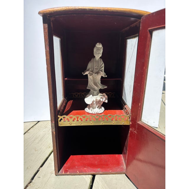 Mid 19th Century French Vitrine With Chinoiserie Decoration, 19th Century For Sale - Image 5 of 14