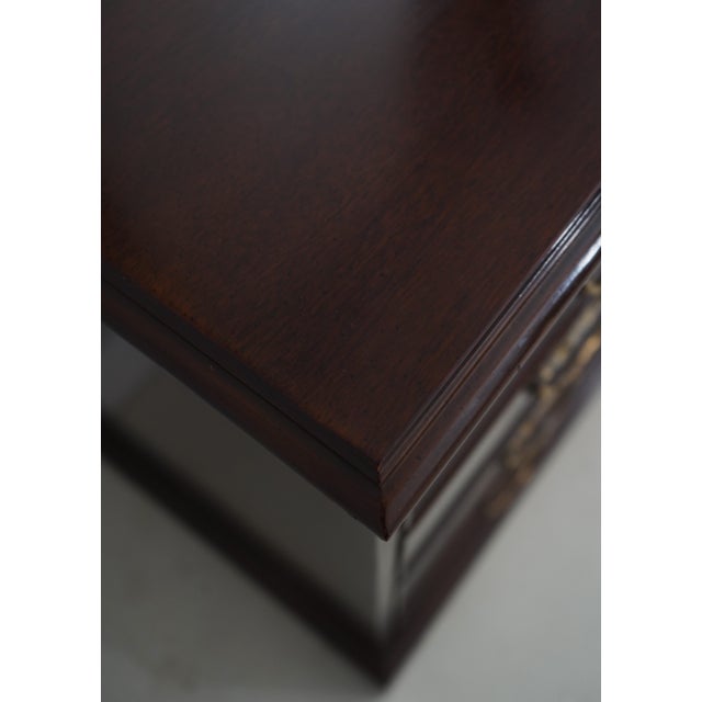 1970s Drexel Heritage 18th Century Mahogany Double Dresser W. 2 Mirrors For Sale - Image 5 of 18