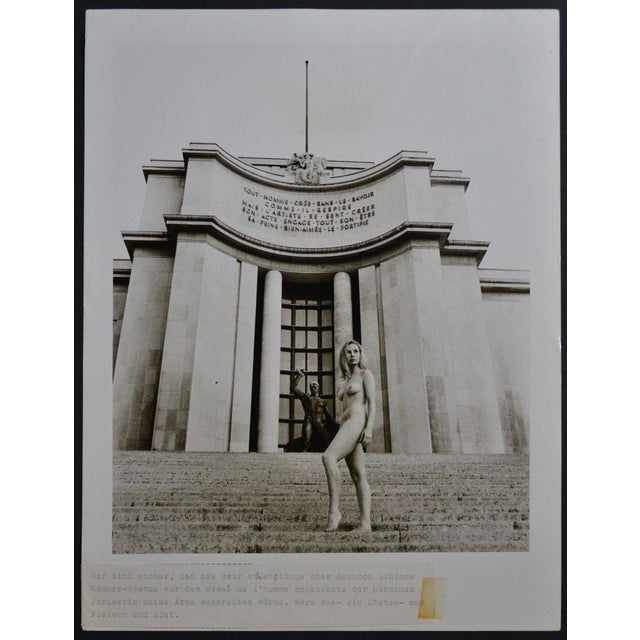 Paris Nude in Front of Musée de l´Homme, 1970s For Sale - Image 4 of 4