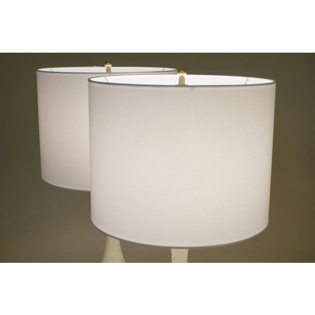 Matched Pair Nos Hollywood Regency Modern Alabaster Marble "Teardrop" Urn Style Column Table Lamps Italy 1970's Minty! For Sale - Image 10 of 13