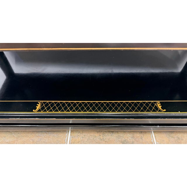 Mid 20th Century Chinoiserie Chinese Black Lacquered Hand Painted Coffee Table For Sale - Image 5 of 9