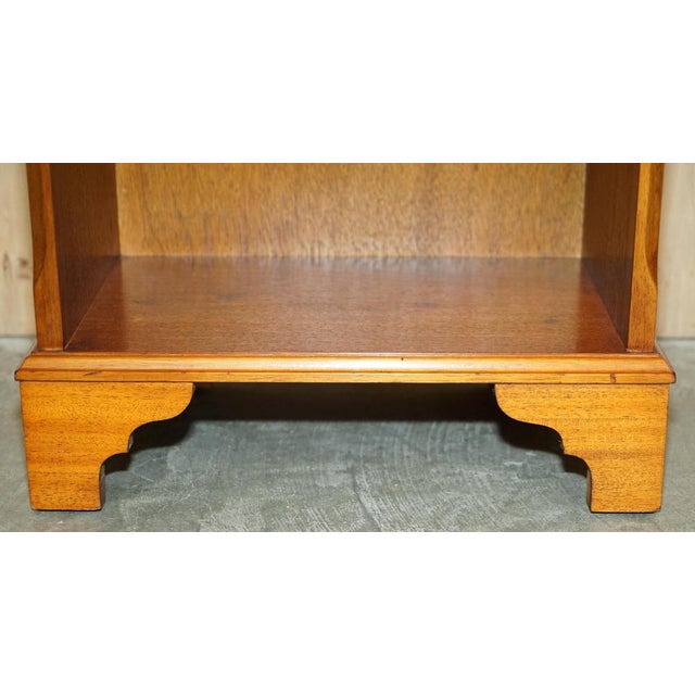 Vintage Burr Yew Wood Lamp Side Tables, Set of 2 For Sale - Image 9 of 18