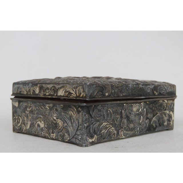 Embossed Metal Trinket Jewelry Snuff Box Made in Japan Figural Motif 4777b For Sale - Image 4 of 14