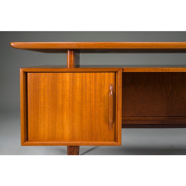 1960s Model RT200 Desk in Teak by Heinrich Riestenpatt, Germany, 1960s For Sale - Image 5 of 18