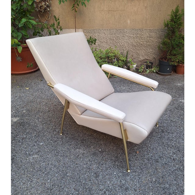Dezza D.153.1 Armchair in Two-Tone Leather by Gio Ponti for Molteni, 1990s For Sale - Image 17 of 17
