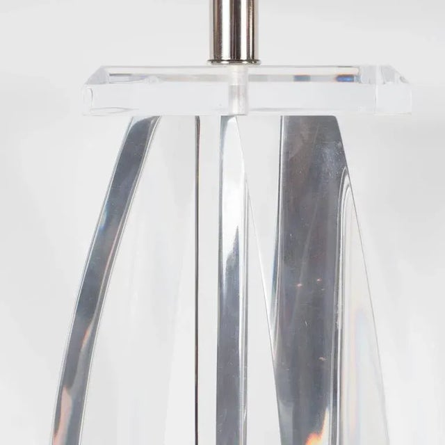 Mid-Century Modernist Lucite Table Lamp with Chrome Fittings For Sale - Image 9 of 11