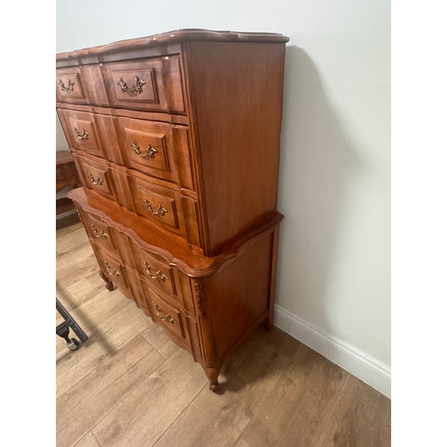 1960s French Provincial Tallboy Dresser Chest of Drawers, C. 1960s–1970s For Sale - Image 5 of 13