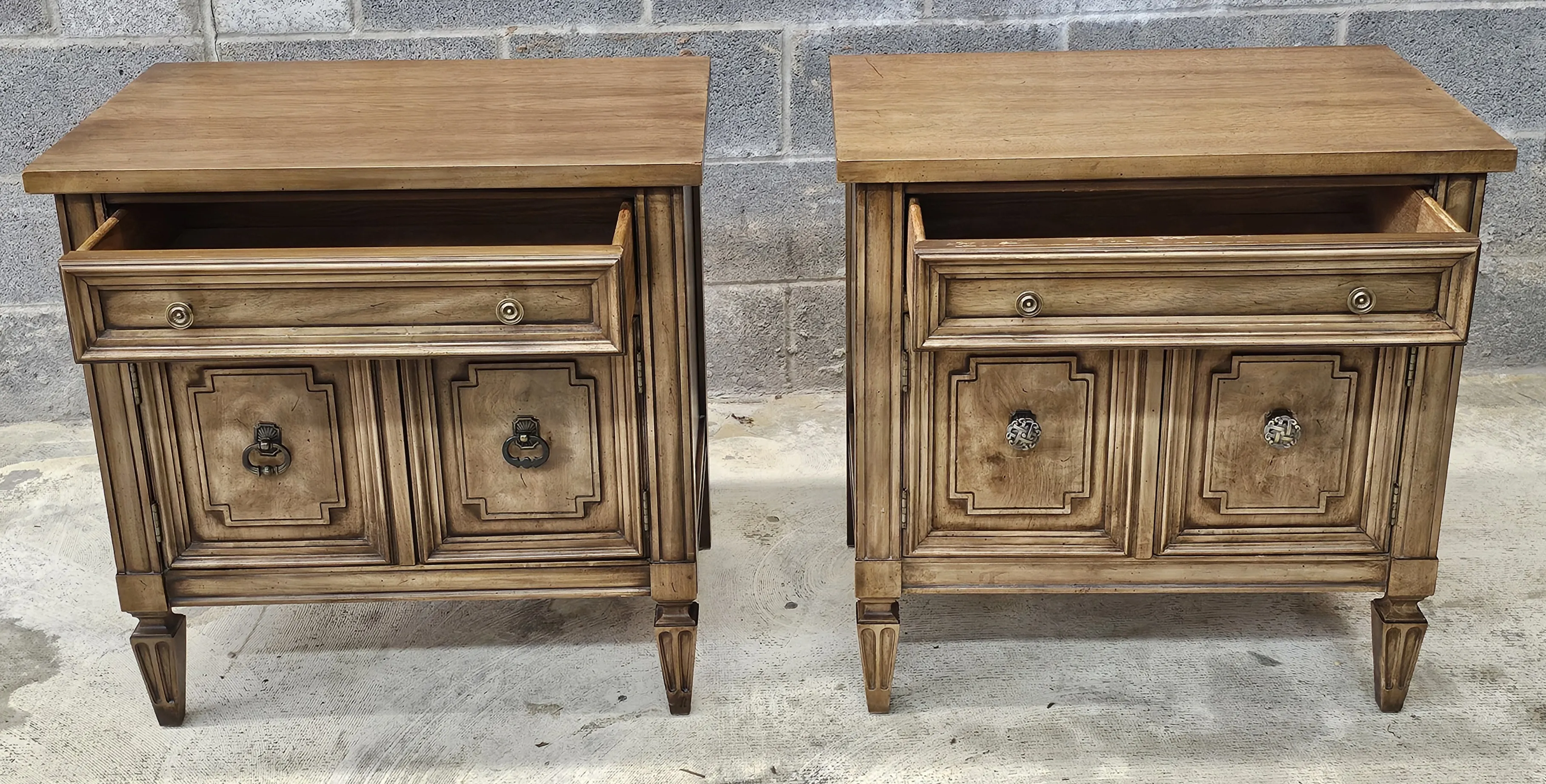 Mid Century Thomasville Italian Tuscan Style Walnut Bedside Tables
