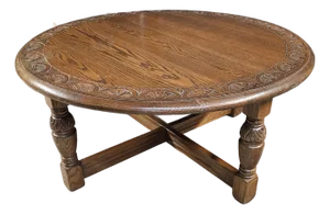 Early 20th Century English Round Oak Carved Edge Turned Leg Stretcher Base Coffee Table