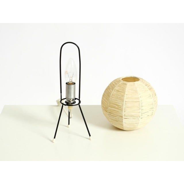 Mid-Century Modern Tripod Raffia Table Lamp, 1950s For Sale - Image 15 of 18