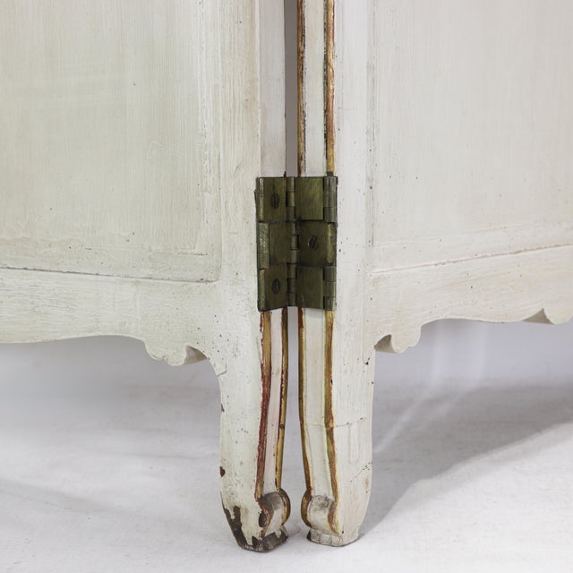 Vintage French Rococo Three-Panel Hand-Painted Vanity Screen – Chinoiserie Room Divider For Sale - Image 12 of 15