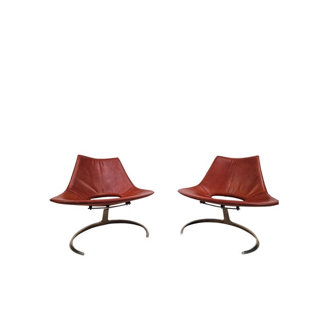 The Preben Fabricius and Jørgen Kastholm "Scimitar" Model IS-63 lounge chair is a legendary and highly sought-after piece...