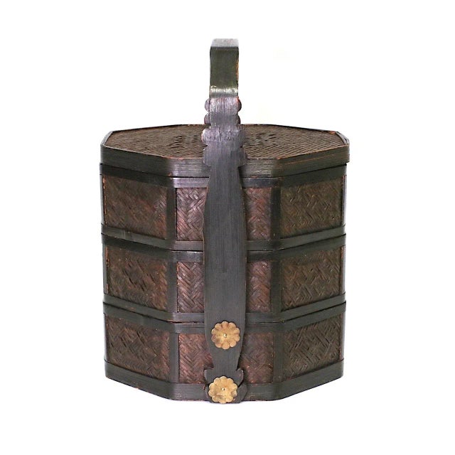 Chinoiserie Antique Chinese Double Happiness Wicker 3 Section Stacking Wedding Box For Sale - Image 3 of 8