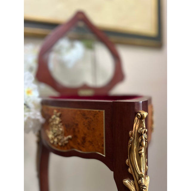 Mid 20th Century Fabergé Heirloom Furniture Collection Heart-Shaped Display Jewelry Table For Sale In New York - Image 6 of 9