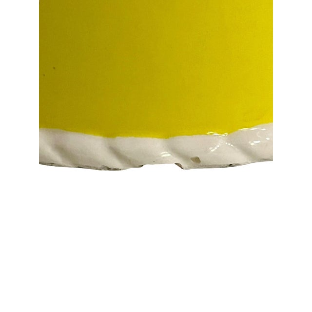 Vintage Pair Fitz and Floyd Large Size Yellow and White Tassel Cachepots For Sale - Image 9 of 17