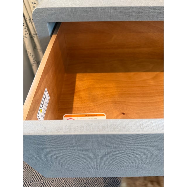Villa & House Brand New Villa & House Bryant Linen Extra Large 6-Drawer Chest in Winter Gray For Sale - Image 4 of 4