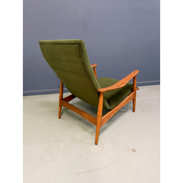 Heywood-Wakefield High-Back Lounge Chair, Sculpted Oak Frame, Olive Fabric 1960s For Sale In Philadelphia - Image 6 of 10