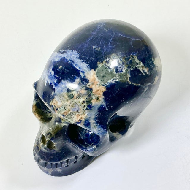 Boho Chic 1970s Vintage Abstract Expressionism Boho Chic Hand Carved Navy Sodalite Stone Skull Sculpture, Halloween For Sale - Image 3 of 15