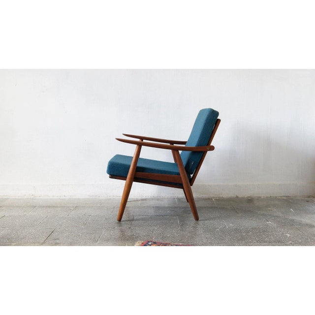 Ge270 series, was designed by world-renowned danish architect hans j. Wegner for getama in 1954. the chair has great...