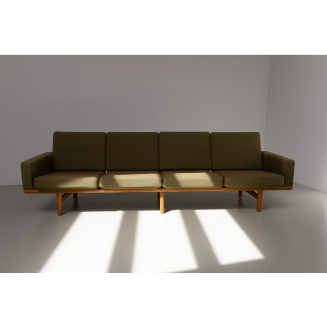 Danish Modern Oak Sofa GE-236/4 by Hans J. Wegner for Getama, 1960s. For Sale - Image 9 of 18