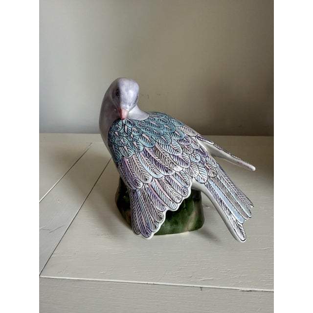 Chinoiserie Pair of Vintage Plumage Fantasy Toyo Hand-Painted Ceramic Dove Figurines For Sale - Image 3 of 7