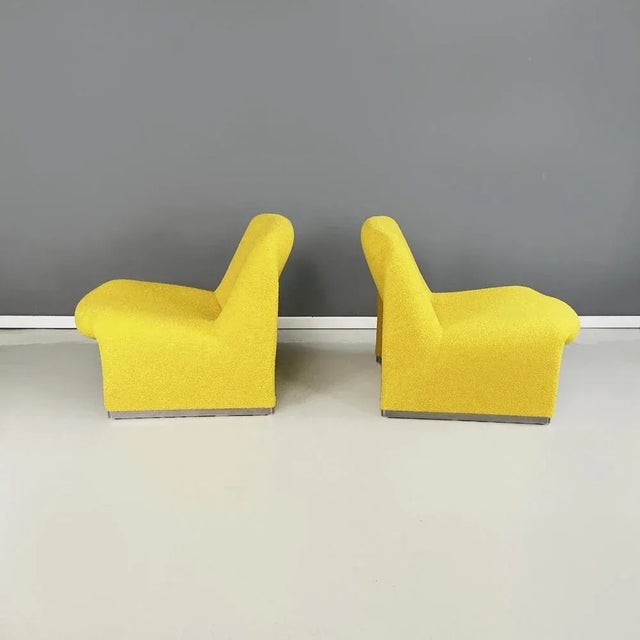 Castelli Set of Italian Modern Yellow Fabric Alky Lounge Chairs attributed to Piretti for Anonima Castelli 1970 For Sale - Image 4 of 12