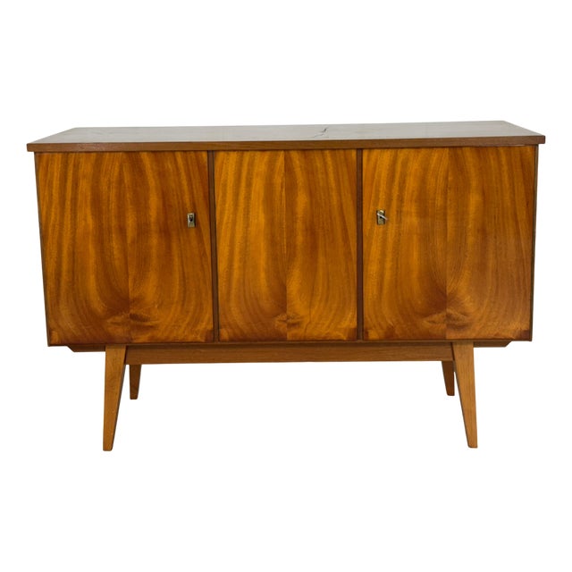 Mid-Century Modern Chest of Drawers For Sale