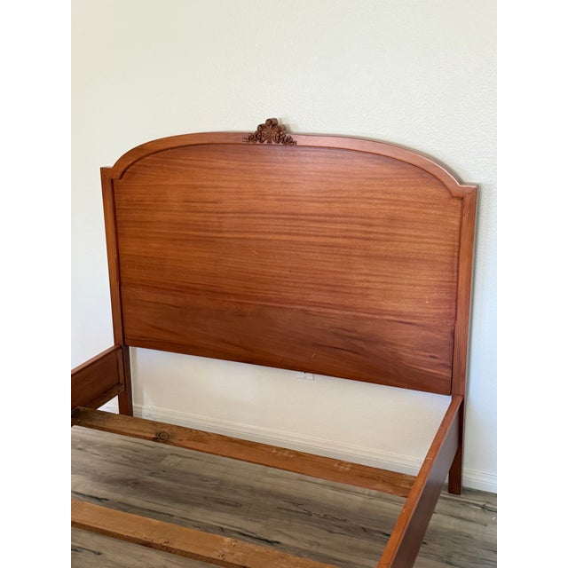 1920s Colonial Revival 5 Piece Vintage Maple Bedroom Set (Full Bed) For Sale - Image 4 of 13