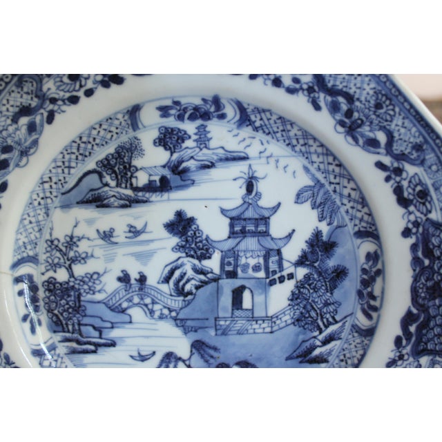 Group of Four Chinese Export Dishes, Blue and White For Sale - Image 14 of 15