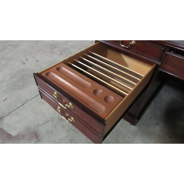 Brown 1980s Henkel Harris Executive Mahogany Desk Leather Amazing For Sale - Image 8 of 14