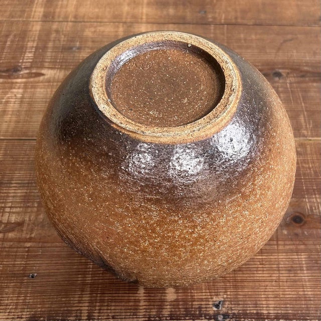 Mid-Century Shigaraki Ikebana Flower Vase by Yagi Tōdō, Japan, 1970s For Sale - Image 11 of 14